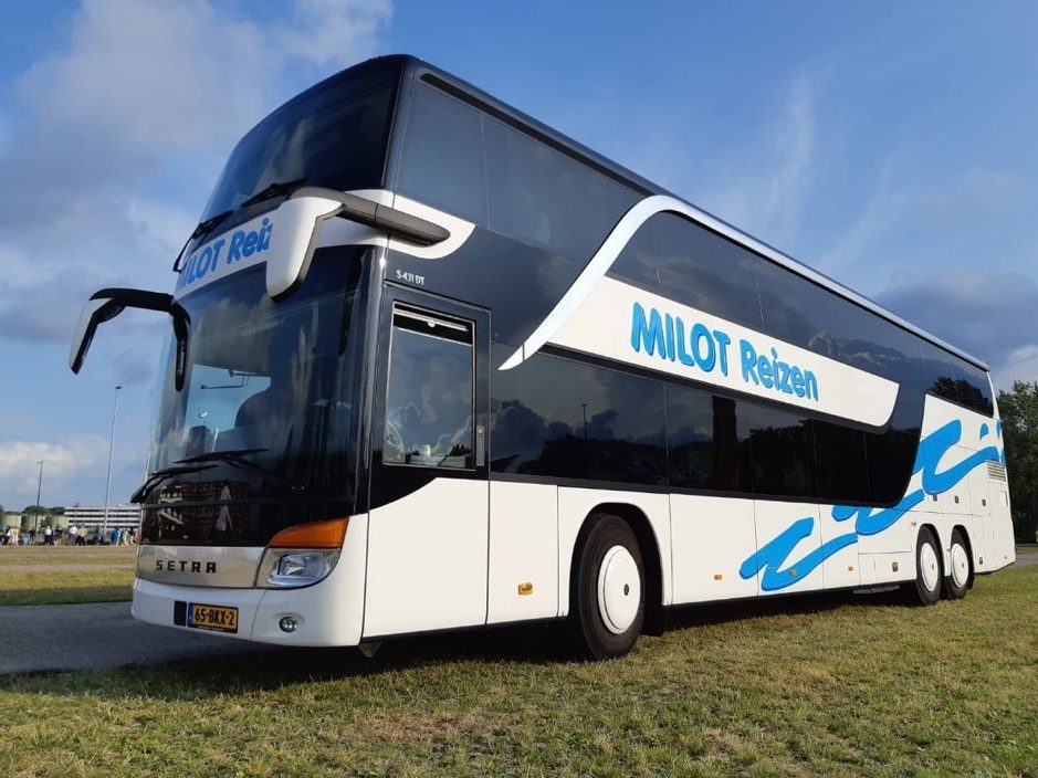 Rent a bus for a large group at Milot Reizen